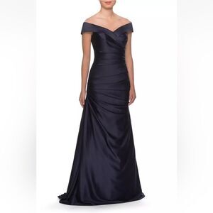 NWT La Femme Off Shoulder Ruched Satin Trumpet Gown in Navy #Q254 Size 16